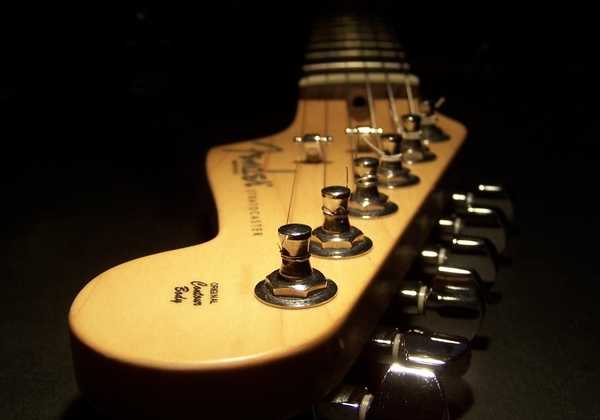 Guitar Lessons From a Punk-Rock Hero
